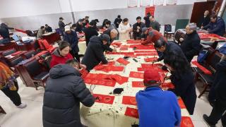 临沂市老年大学书画系学期末笔会举行