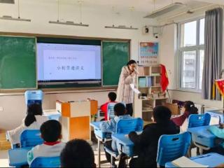 架起小初衔接的“彩虹桥”——济南市莱芜第一中学初中部（济南市鲁矿中学）骨干教师赴鲁矿一小、二小开展衔接课程指导活动