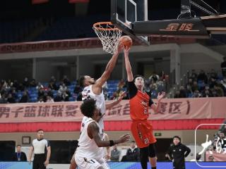 安徽皖江龙力擒山东蜜獾 迎来新赛季主场首胜