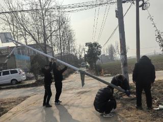 河南牧业经济学院驻村工作队：路灯点亮乡村夜 暖心举措助振兴