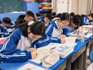 临沂第十七中学举行楷书书法比赛活动