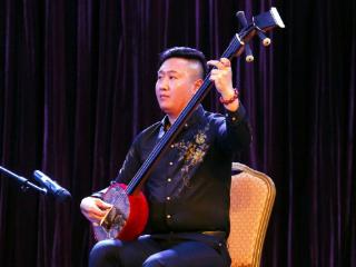 三弦艺术的青春传承者：苏景阳与他的曲艺教学新路