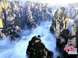 张家界武陵源：避开人潮 登高赏景两相宜
