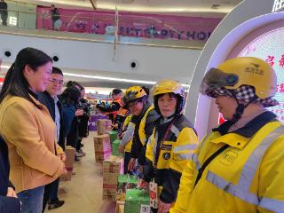 广西贺州：“八桂食安”桂姐姐开展食品安全宣传活动