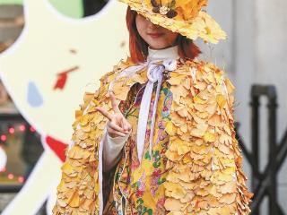 巨型落叶台灯被点亮 南山路上一年一度的浪漫回归