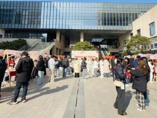 雪堂社区：青创市集聚活力，邻里互动迎新年