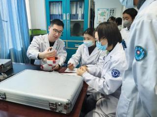 烟台毓璜顶医院援藏医生张晶议：四千公里援藏路 一生光明不了情