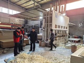 高密农商银行 精准“贷”动木板产业高质量发展