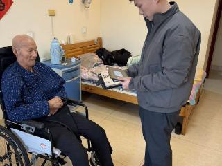 肥城农行凤山支行：农行温情上门让金融服务“走”进养老床位