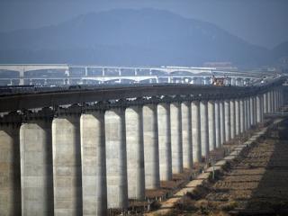 昌九高铁全线预制箱梁架设圆满完成