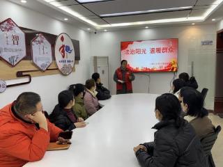 济宁市任城区阜桥街道小闸口社区开展“法治阳光 温暖群众”宣传活动