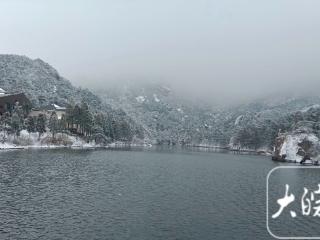 天柱山迎来新年首场降雪 银装素裹美如画（组图）