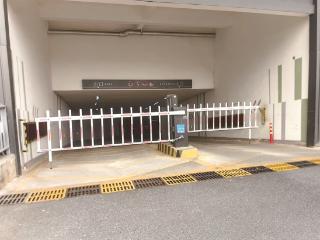 青漫里小区物业年前发通知 限制未缴纳物业费及车位管理费的业主 使用车辆道闸系统?