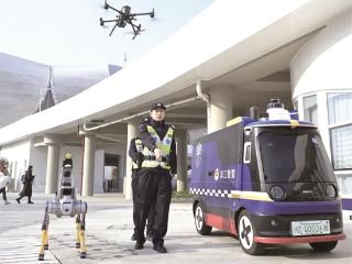 警用枪械、AI机器人、西湖捞哥、明星警犬……1月9日吴山广场 警营开放活动又来了