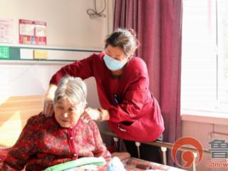 胶州：长护险提质扩面 让失能老人“老有所护”