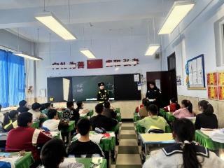 抓住寒假前 “最后一课”，交通安全进校园交警为学生“划重点”！