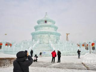 冰雪绘文脉、老街焕新颜 ，新民大街主题冰（雪）雕全新亮相