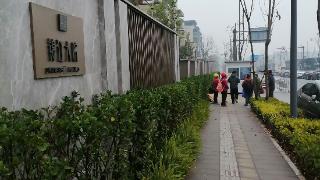 “成都一高档小区被曝违建成风”后续 居民:违建已被叫停,但一直没见到情况通报