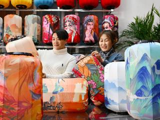 藁城宫灯照亮“火红”经济