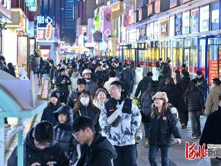 流光溢彩湾里庙