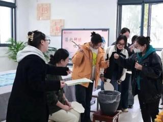 非遗进宿舍 职业技术学院 “一楼一品”活动绘就育人新图景