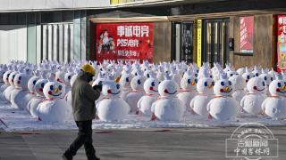 吉镜头|萌翻春城!“雪人军团” 成网红打卡点