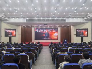 武科大万余师生同上“百炼成钢”思政大课