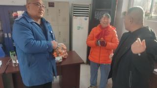 十几年温情守护 乘客赠送暖心橘