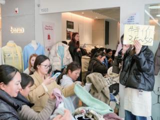 四季青“扫货”忙