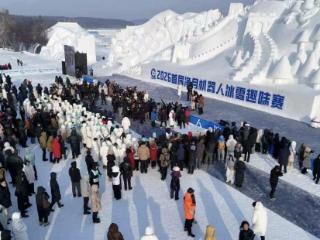 在吉林，机器人也开始“卷”滑雪了！