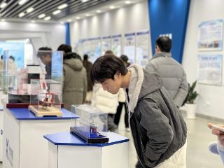 “把高校的课堂搬到企业去” 苏大师生赴常州开展产学融合实践