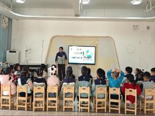 书香润新年 阅读启新章——前灌社区联合雅思贝尔幼儿园开展主题阅读活动