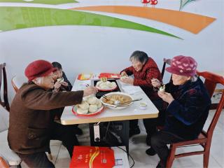 阳信县流坡坞镇：“一餐热饭”织就民生暖色 暖心服务提升老人幸福