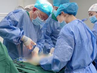 云南结石病医院经脐无痕保胆患者感叹：又不痛，又能保胆，太神奇了