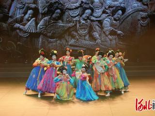 致敬电影百年 河北传媒学院第十三届传媒艺术节闭幕