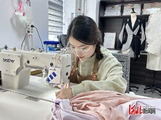 河北科技工程职业技术大学：“00后”女孩的服装制版追梦路