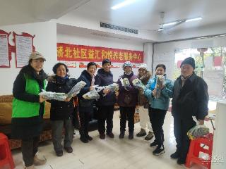 洪山菜苔送温暖 政企携手惠民生