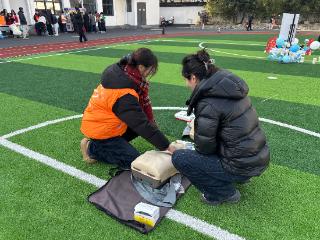 校警携手 共筑平安 苏农学子志愿服务助力警营开放日