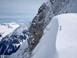 始祖鸟2025全新雪线系列 以专业装备与山地课堂协同赋能三大滑雪场景