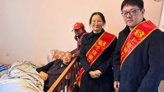 上饶银行德兴支行:上门服务解民忧,金融温度暖人心