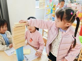 让教育自然生长！劳动课程故事鼓励幼儿在实践中探索