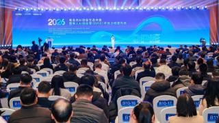 智启创业新篇共筑产业高地——2026年青岛市AI创业生态大会举办单人AI创业家(OPIE)平台同步上线