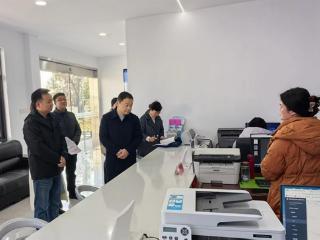 袁飞到横峰县调研基层重点工作