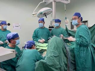 筑台立柱，薪火相传：单县中心医院胃肠外科青年医师团队成功完成多例单孔腹腔镜手术