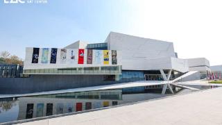 深圳再添文化新地标 鹭湖艺术中心启幕