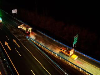 6711名养护人员浴“雪”奋战！河南高速全力保通