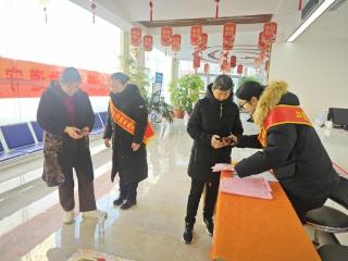 【社会主义核心价值观“五个融入”】济南市莱芜区凤城街道珍珠花园社区：趣味互动传防诈知识 银社联动筑安全防线