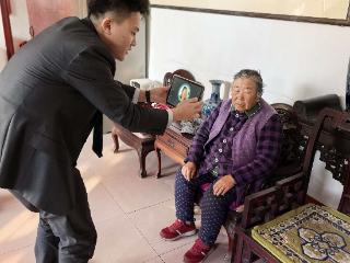 金融服务暖校园 上门解忧显担当