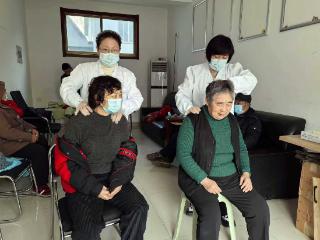 上高街道凤凰社区“幸福合伙人”党员先行公益同行