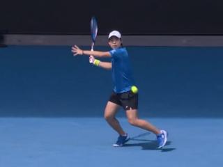 河南小将澳网展锋芒：白卓璇不敌世界第一萨巴伦卡止步次轮